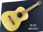 Mesko M-09, Guitarra Mod.Concierto  Cuerdas  Nylon, Largo 1 Metro, Construida con Maderas Laminadas,Tapa Pino Abeto, Caja de Sapelly, Puente y Diapasón de Nogal o Caoba Teminación Satinado  ( 2 )