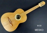 Mesko M-09, Guitarra Mod.Concierto Cuerdas Nylon, Largo 1 Metro, Construida con Maderas Laminadas,Tapa de Sapelly, Caja de Sapelly, Puente y Diapasón de Nogal o Caoba Teminación Satinado  ( 1 )