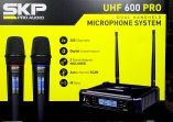 SKP - UHF 600 Pro Sistema Vocal  Inalámbrico con 2 Micrófonos 300 Canales